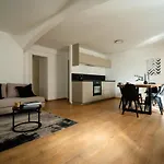 Oldtown Studio Apartment With 2 Bathrooms